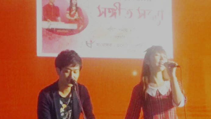 Bajnabit Bangla impressed the audience by singing.